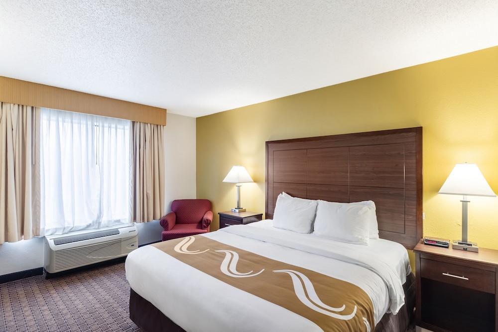 Quality Inn Milwaukee- Brookfield Eksteriør billede