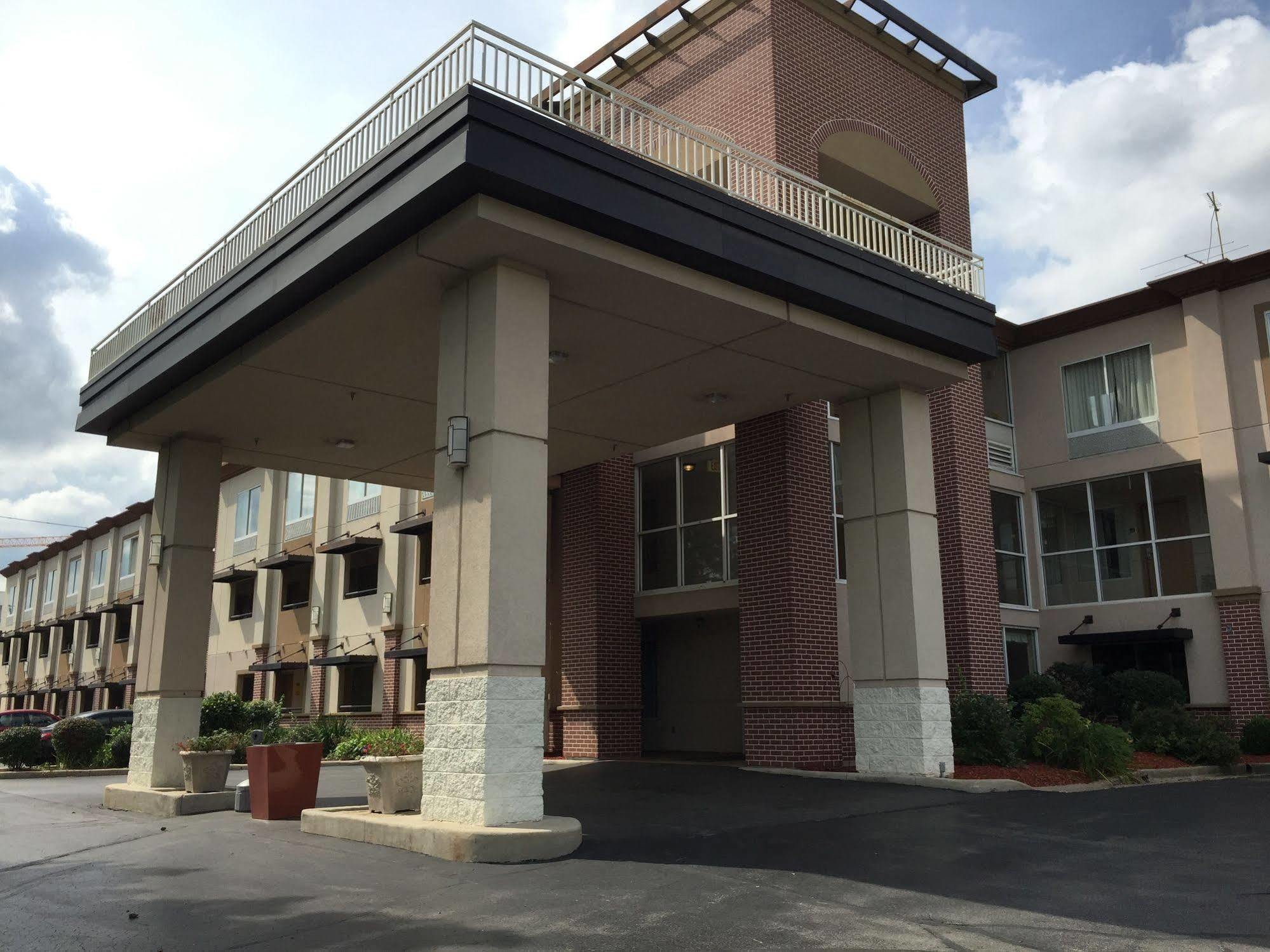 Quality Inn Milwaukee- Brookfield Eksteriør billede