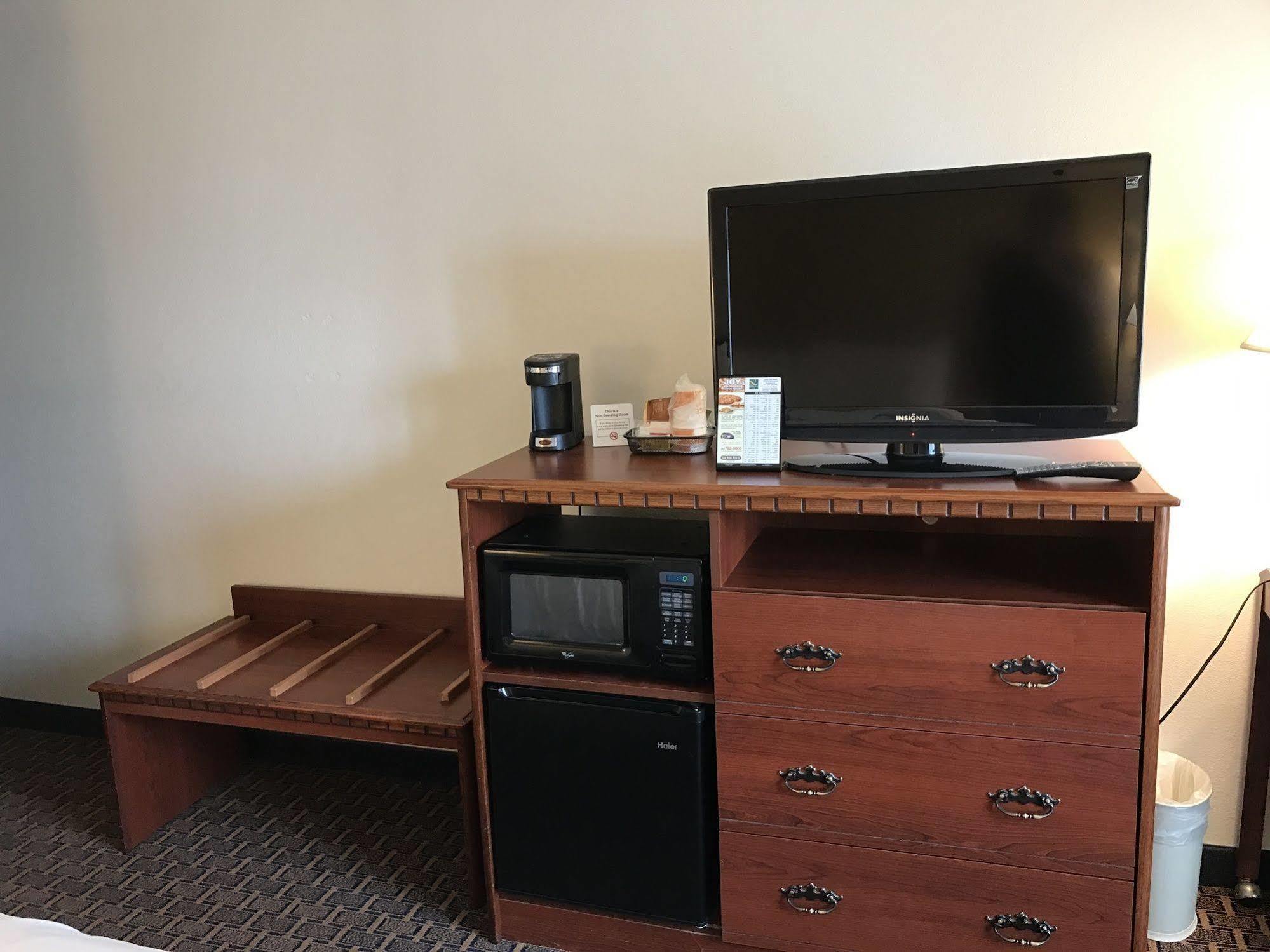 Quality Inn Milwaukee- Brookfield Eksteriør billede