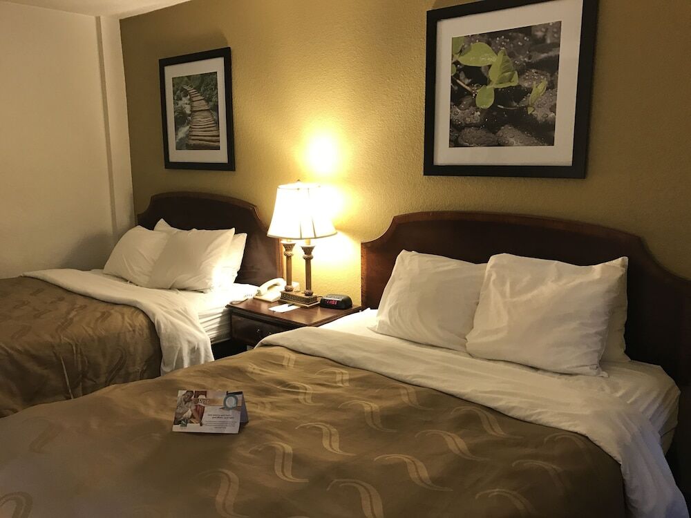 Quality Inn Milwaukee- Brookfield Eksteriør billede