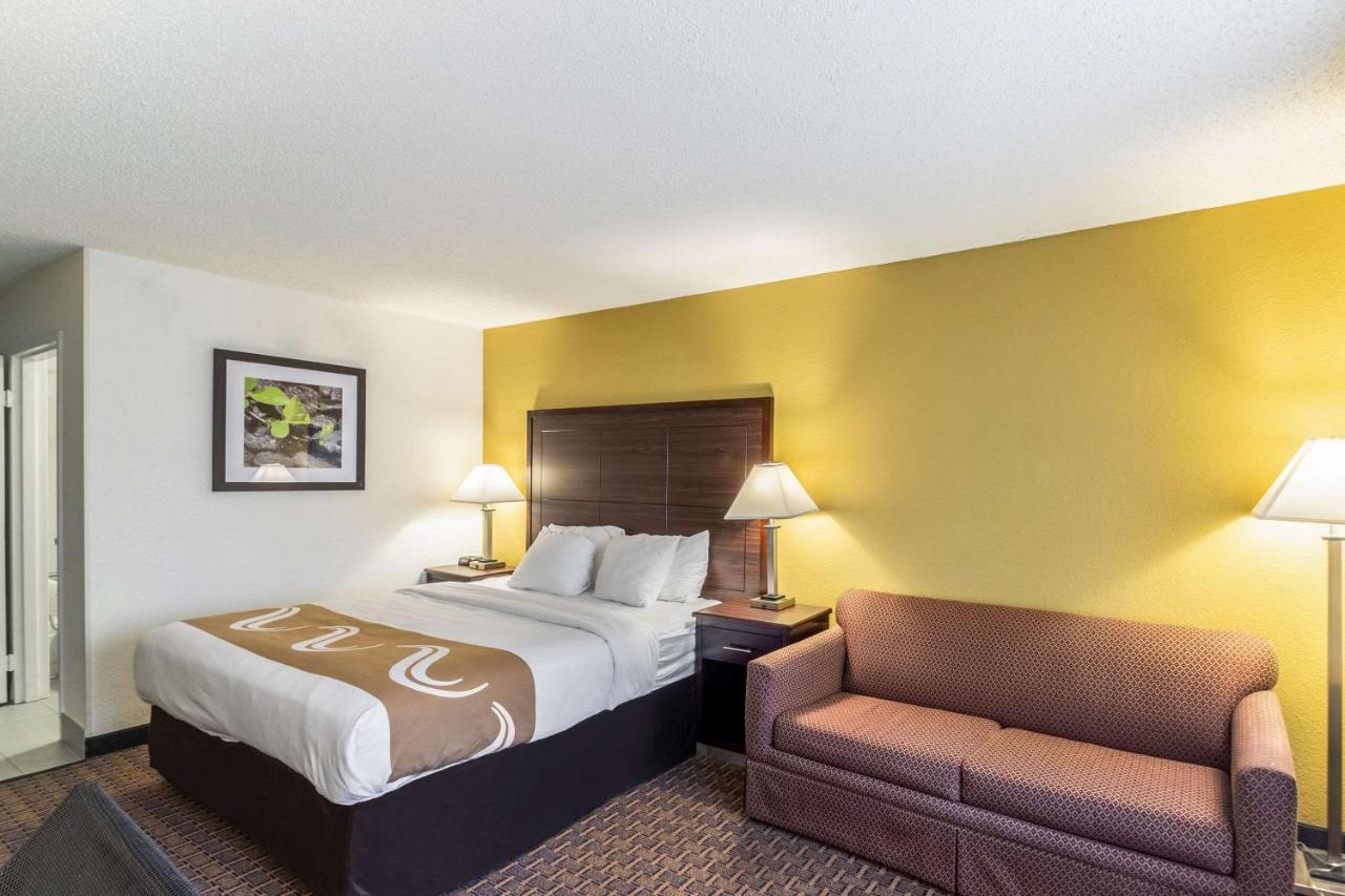 Quality Inn Milwaukee- Brookfield Eksteriør billede