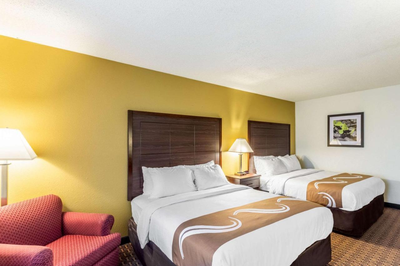 Quality Inn Milwaukee- Brookfield Eksteriør billede