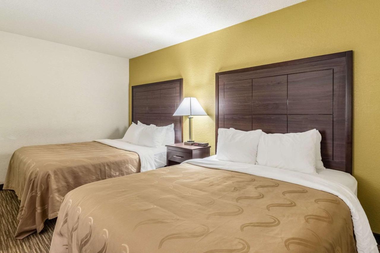 Quality Inn Milwaukee- Brookfield Eksteriør billede
